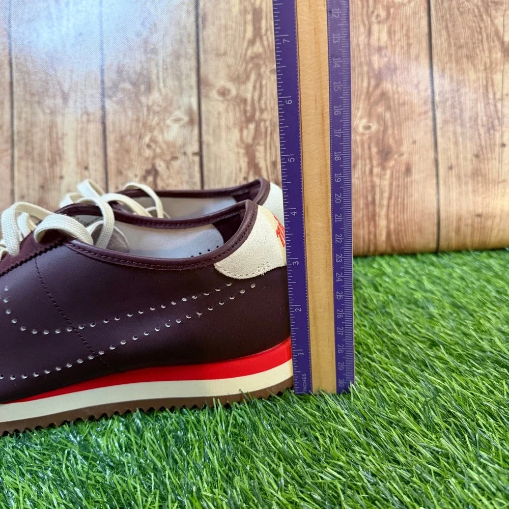 Nike Cortez Sneakers Mens 10.5 Women 12 Burgundy Crush Leather Perforated Swoosh